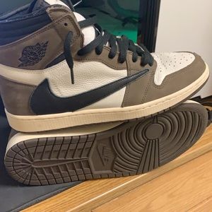 AIR JORDAN 1 TRAVIS SCOTT